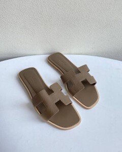 New Hermes Etoupe Oran Sandals Slides 37